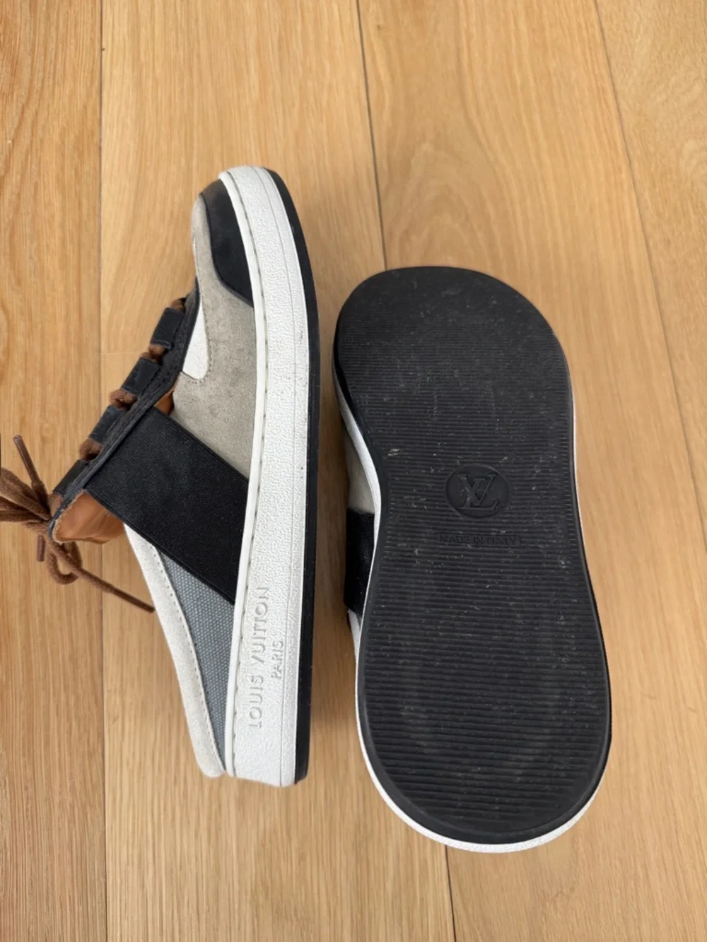 Louis Vuitton Black, Brown and Gray Men’s Low-Top Sneakers - Picture 4 of 4